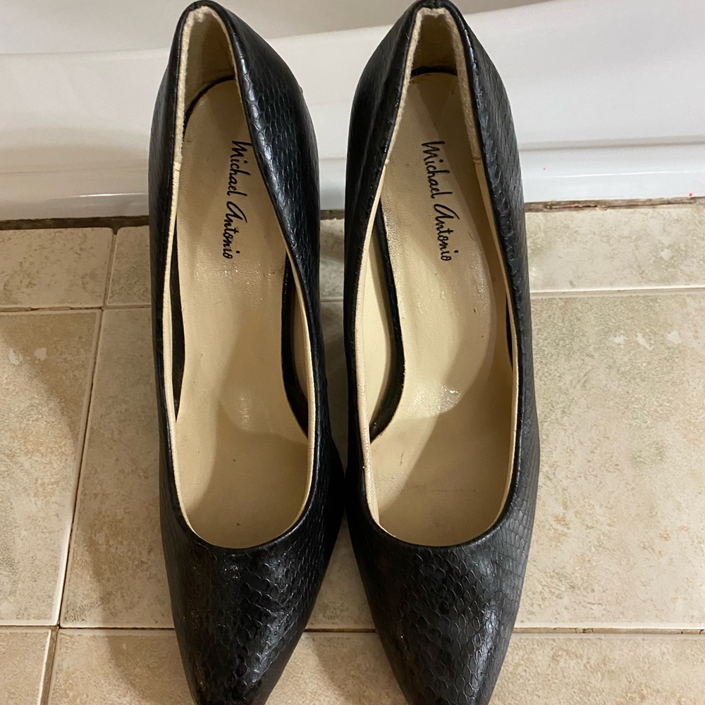 Size 8 black heels